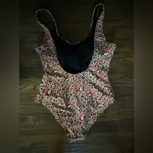 Buc-ee’s women’s Pink and Tan Leopard Print One-Piece Swimsuit - Picture 4 of 4